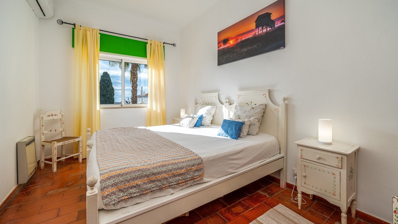 Photo of Bedroom in Alporchinhos
