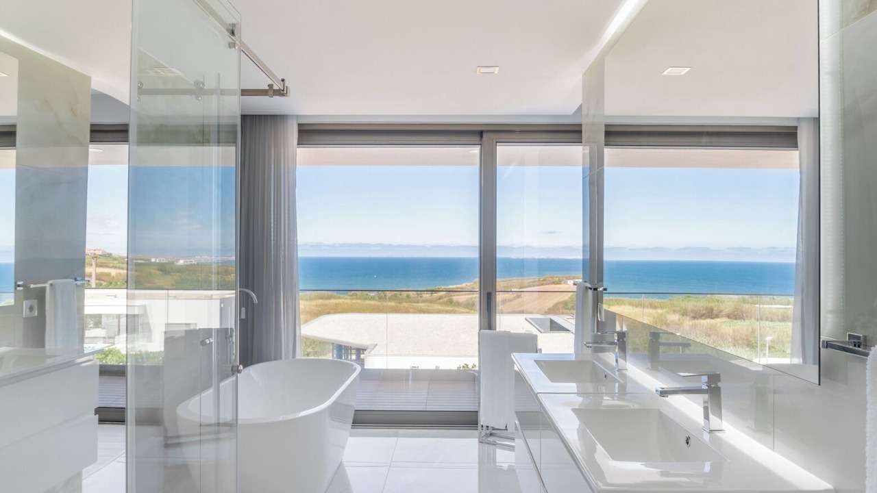 Photo of Bathroom in Atalaia