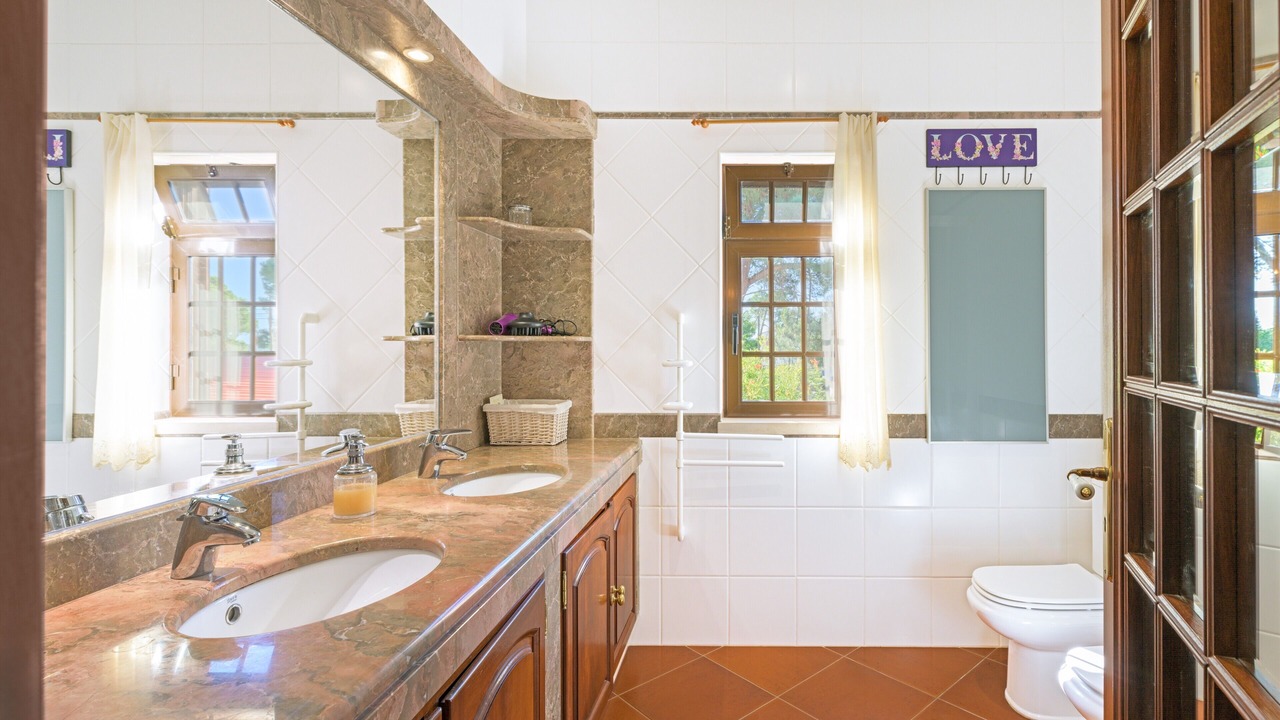 Photo of Bathroom in Aldeia de Brescos
