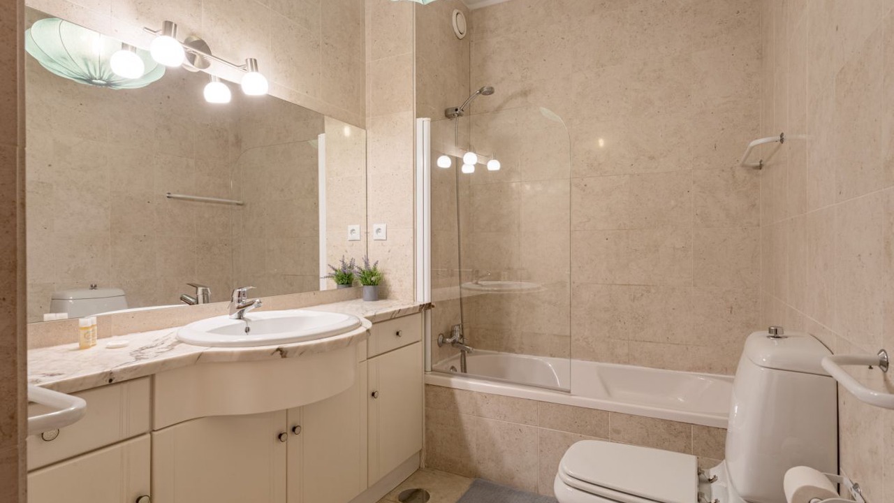 Photo of Bathroom in Maia