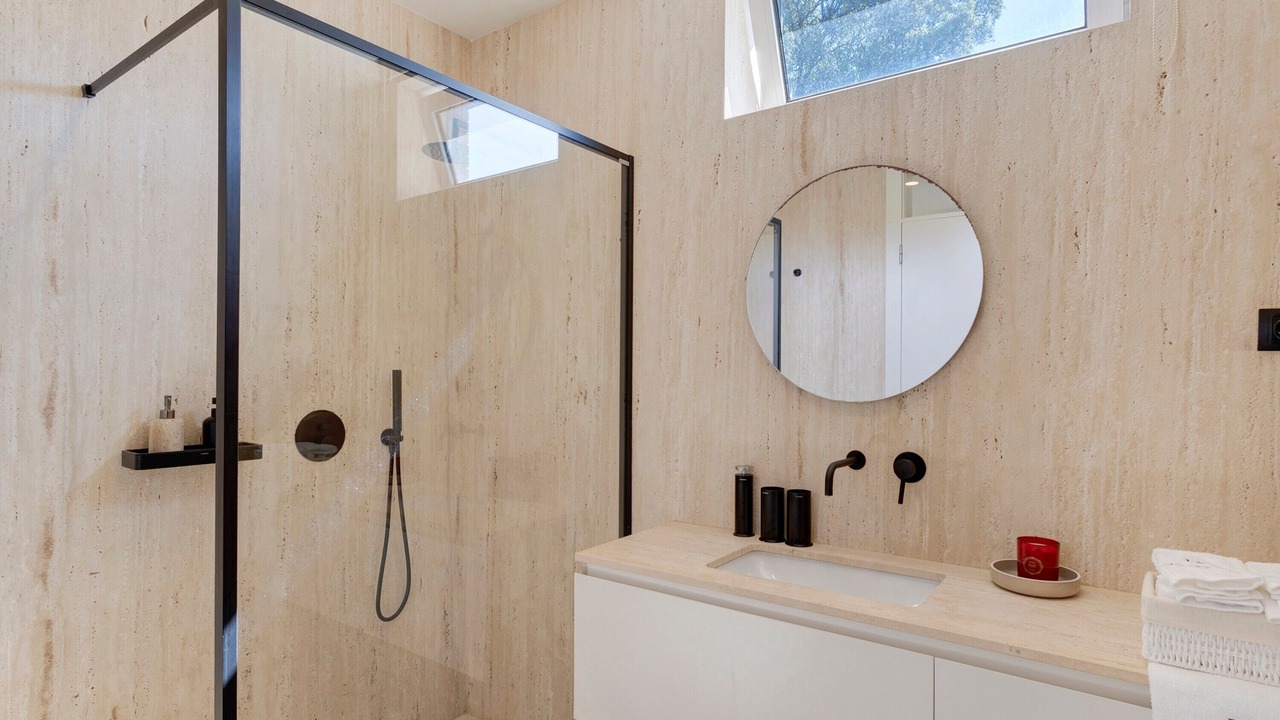 Photo of Bathroom in Darque