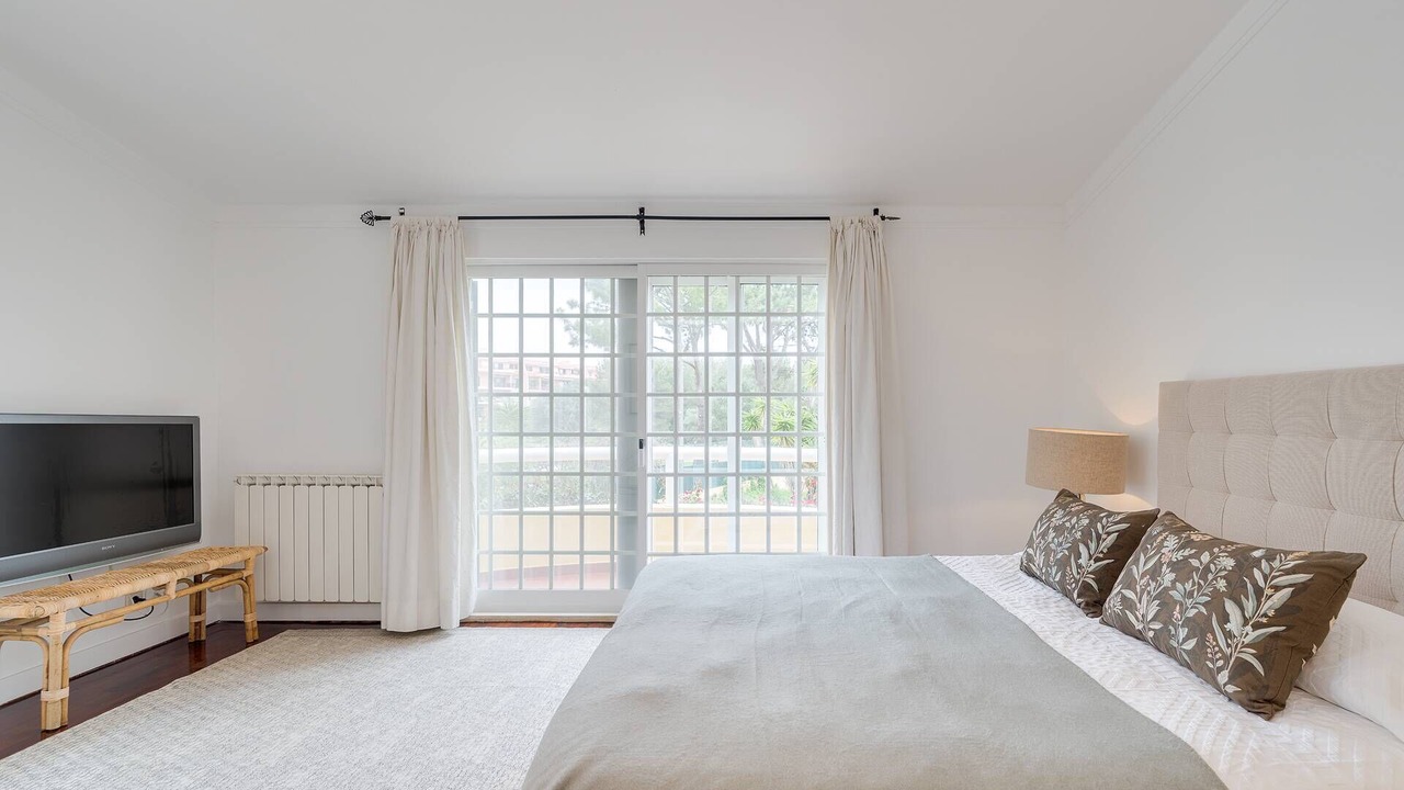 Photo of Bedroom in Cascais