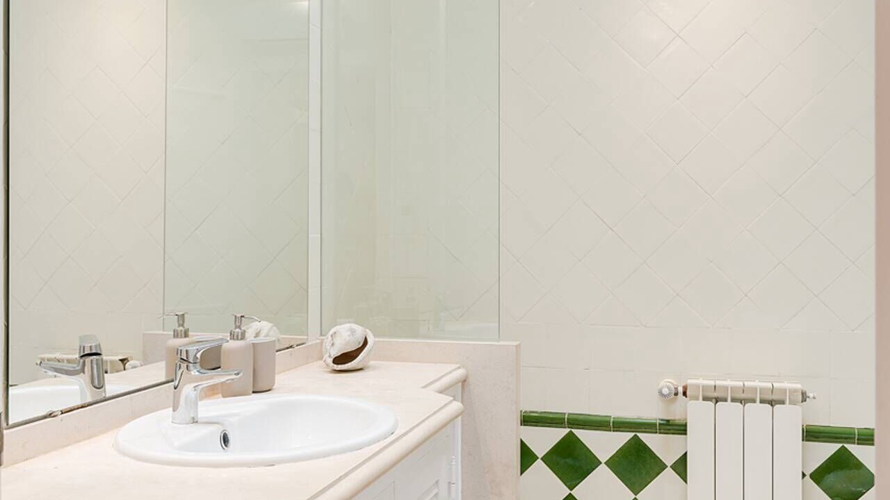 Photo of Bathroom in Cascais