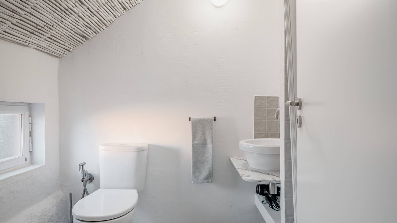 Photo of Bathroom in Azoia