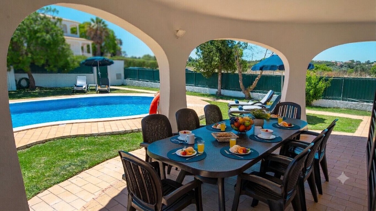Photo of Outdoor in Patroves
