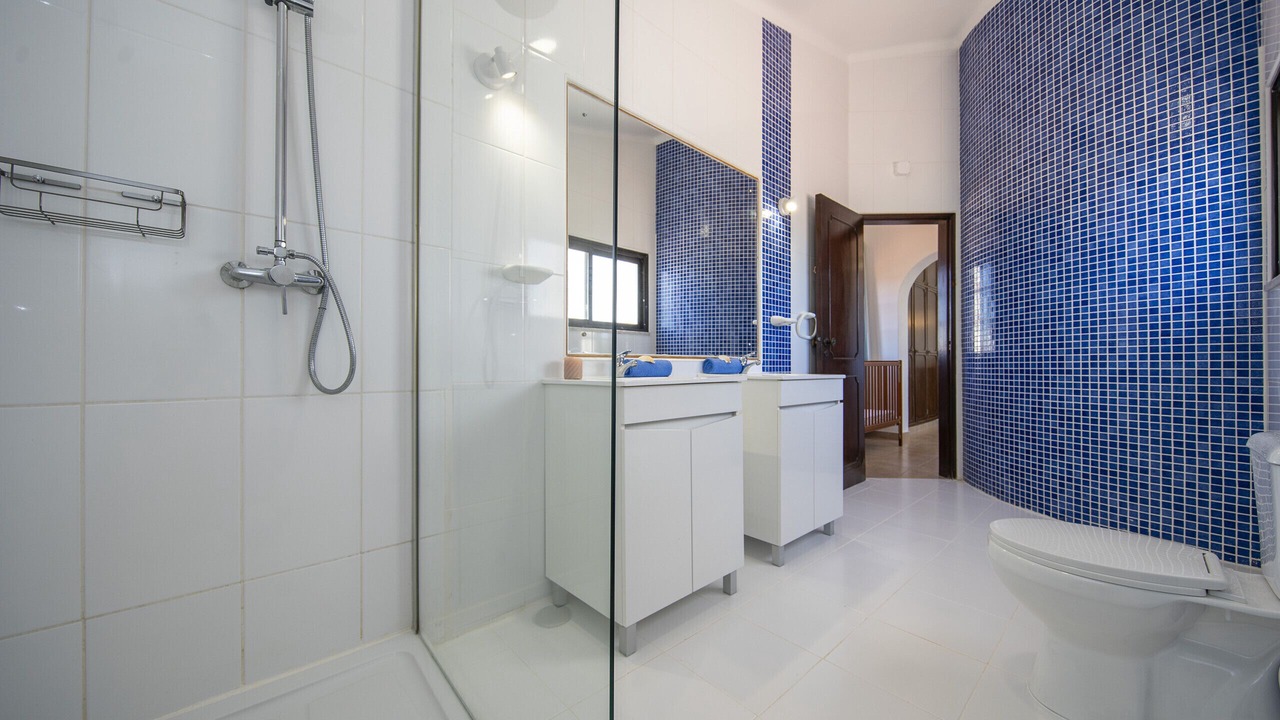 Photo of Bathroom in Patroves
