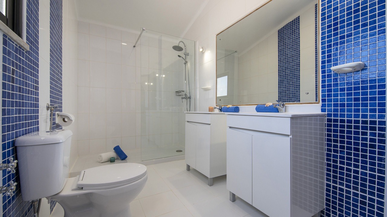 Photo of Bathroom in Patroves