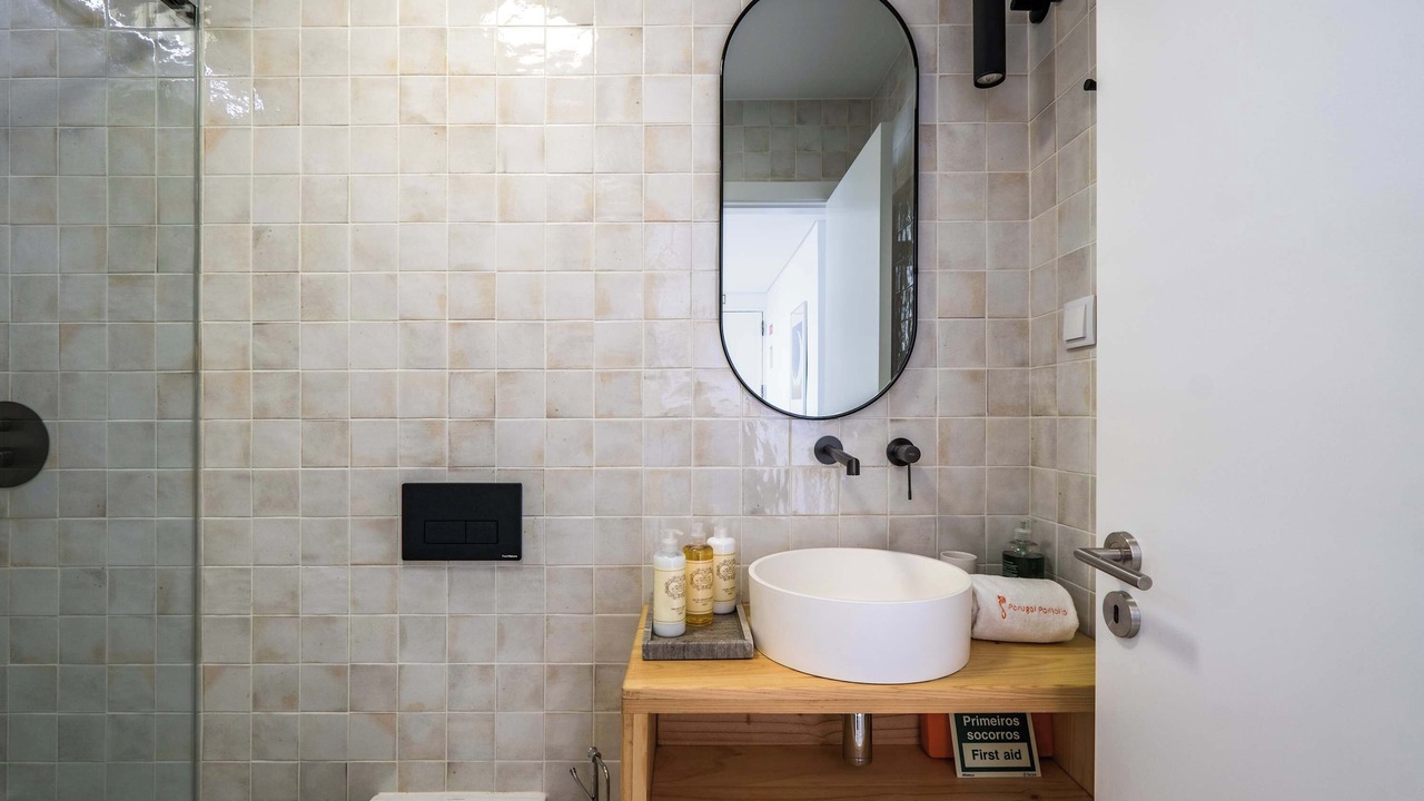 Photo of Bathroom in Carcavelos