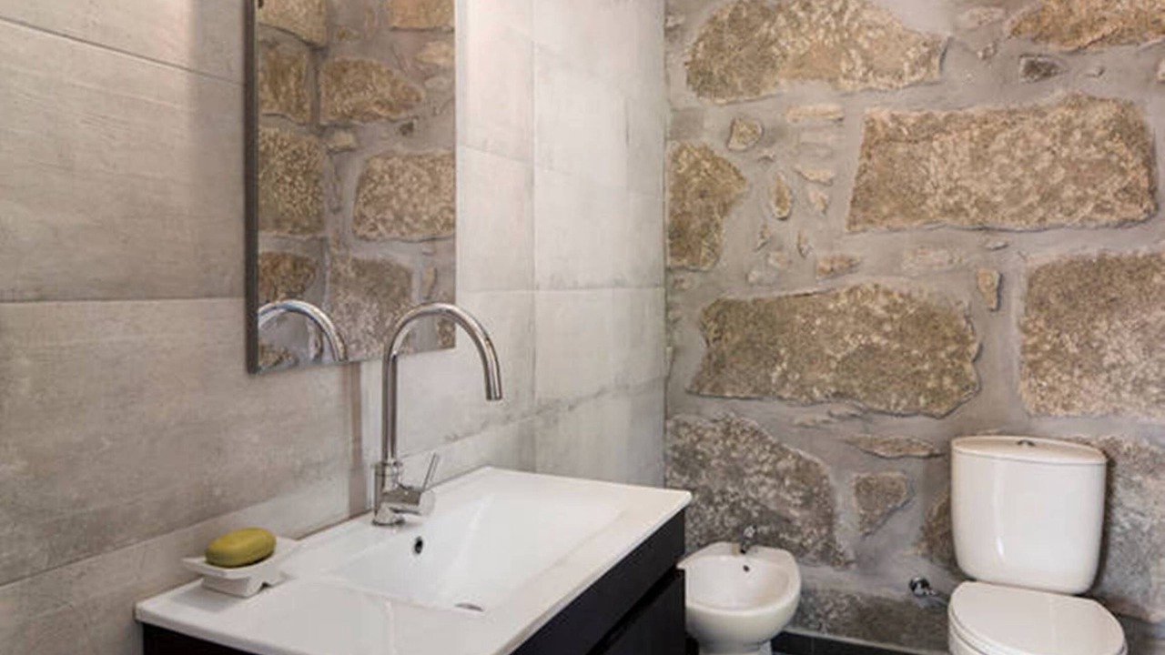 Photo of Bathroom in Tondela