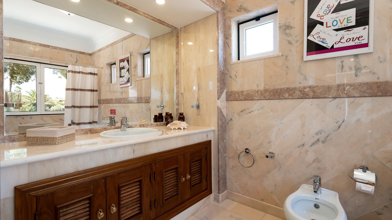 Photo of Bathroom in Ferragudo