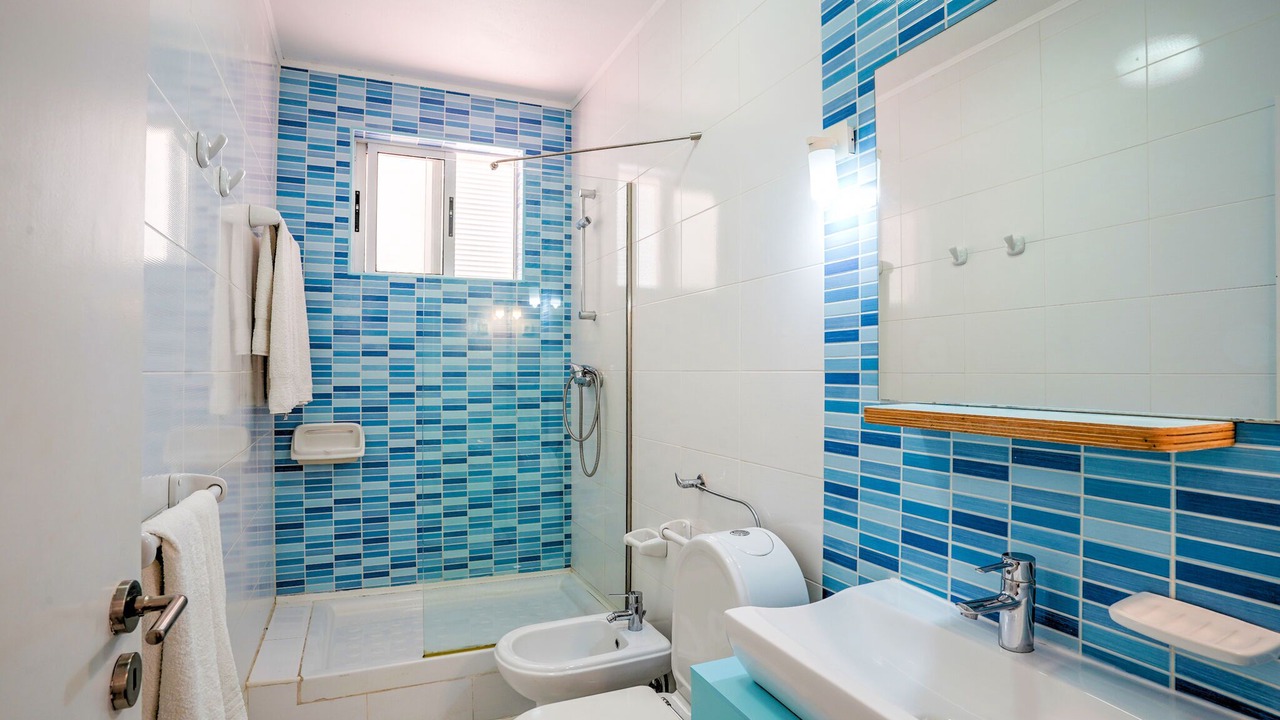 Photo of Bathroom in Quarteira