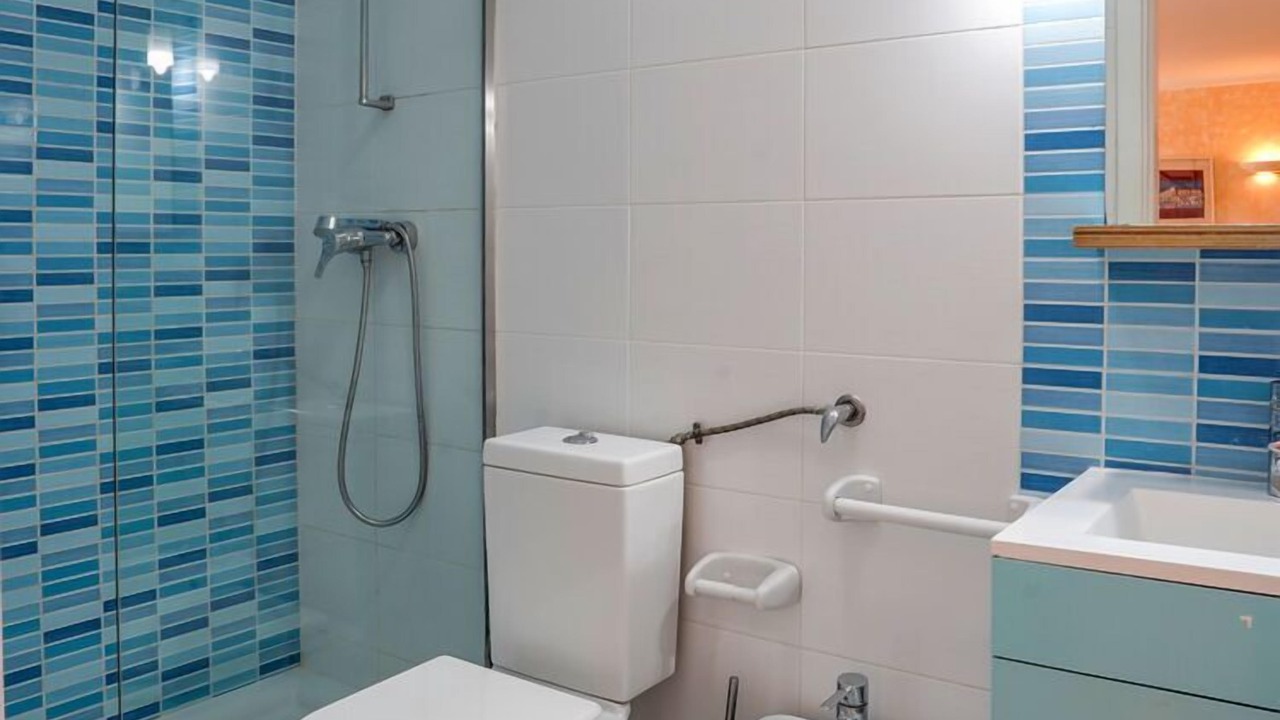 Photo of Bathroom in Quarteira