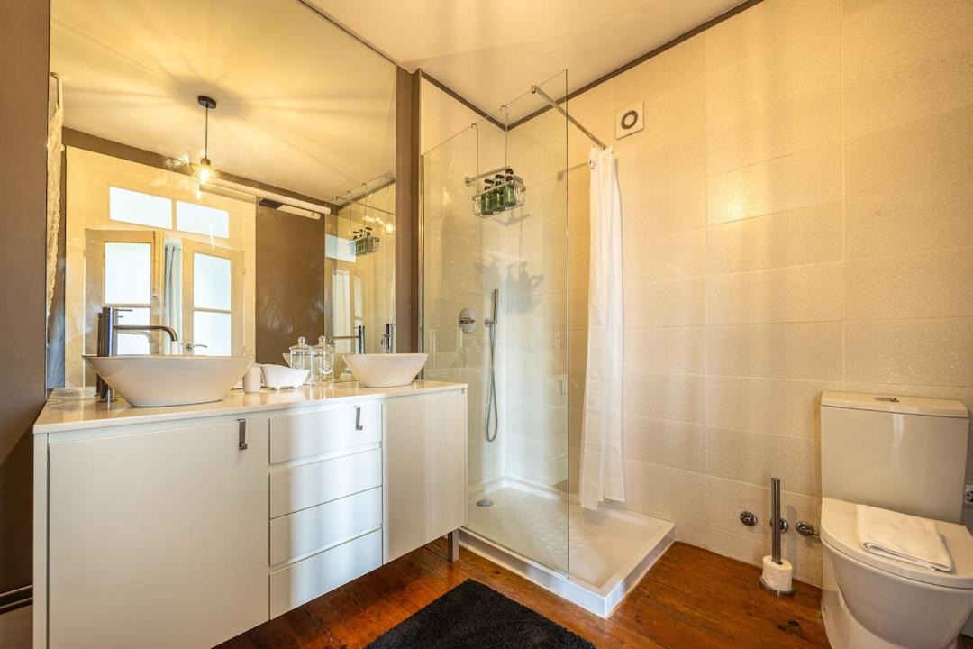 Photo of Bathroom in Paranhos