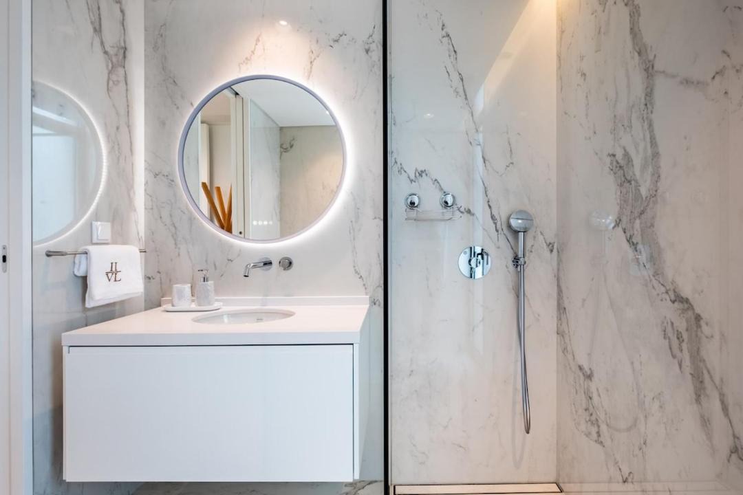 Photo of Others in Canhas