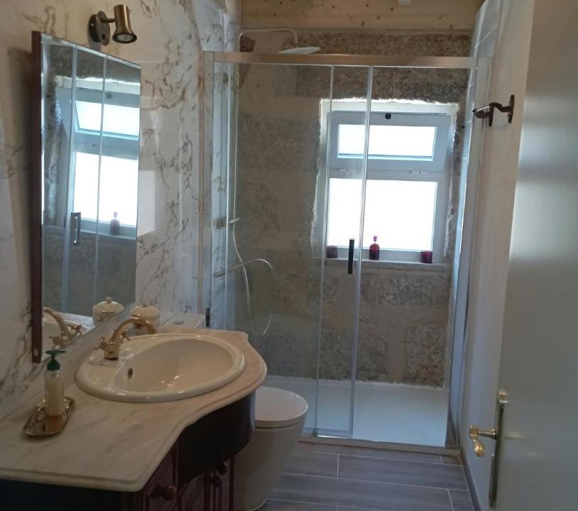 Photo of Bathroom in Favaios