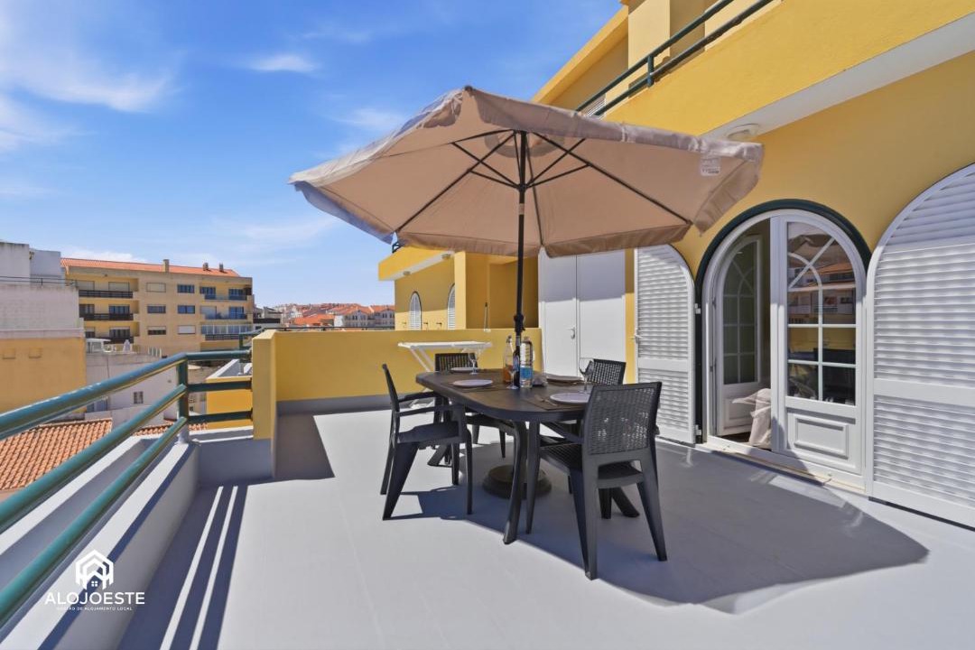 Photo of Patio Balcony in Praia de Santa Cruz
