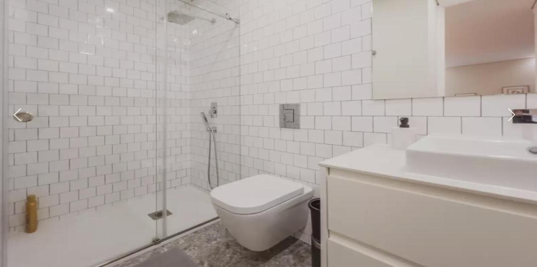 Photo of Bathroom in Paranhos