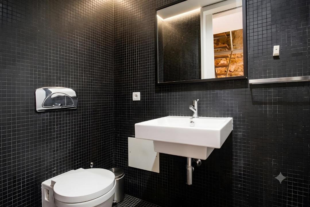 Photo of Bathroom in Coimbra City Centre