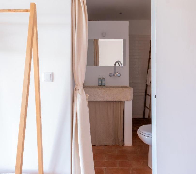 Photo of Bathroom in Erra