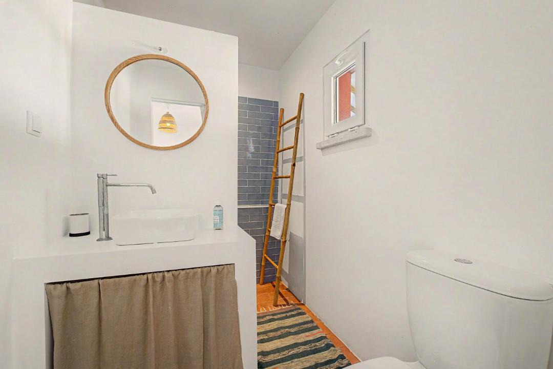 Photo of Bathroom in Erra