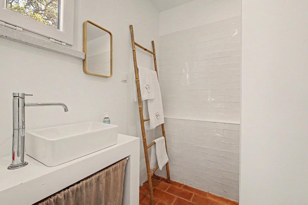 Photo of Bathroom in Erra