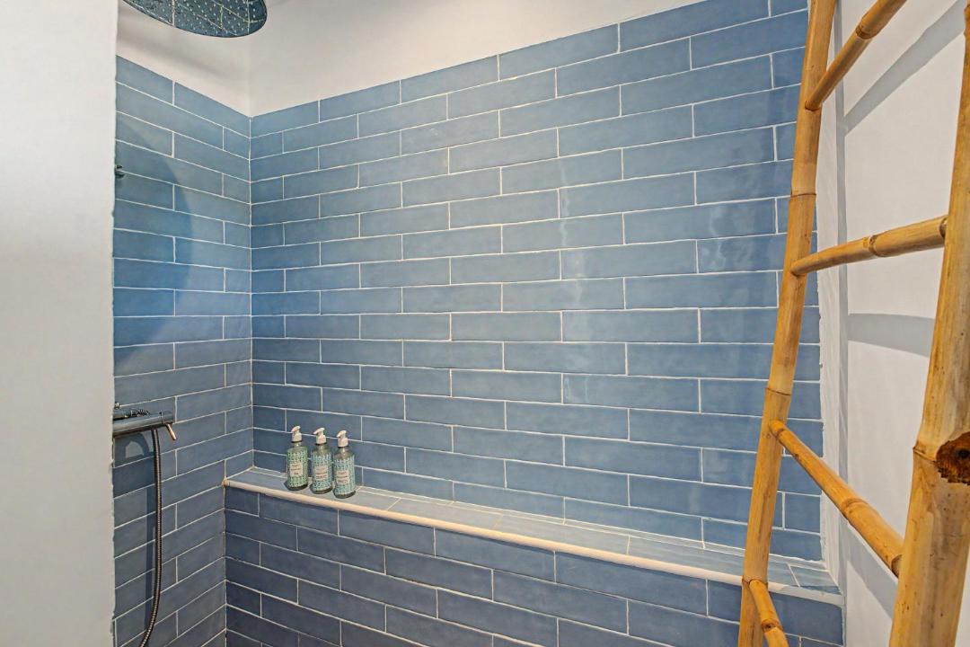 Photo of Bathroom in Erra