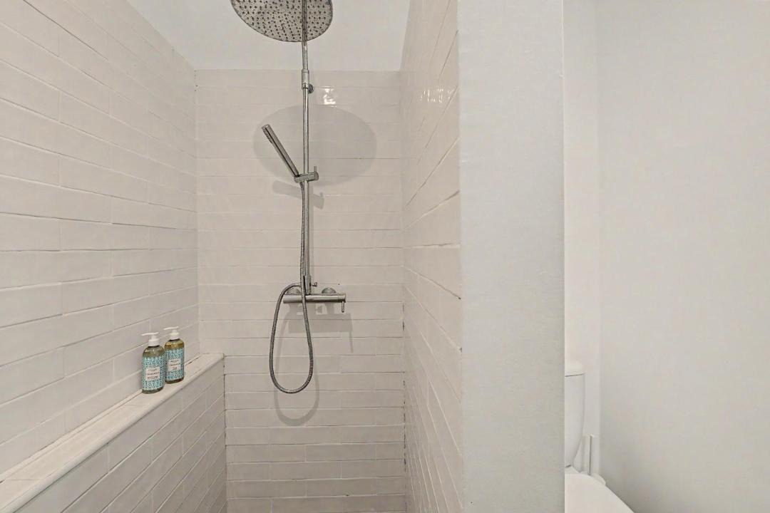 Photo of Bathroom in Erra