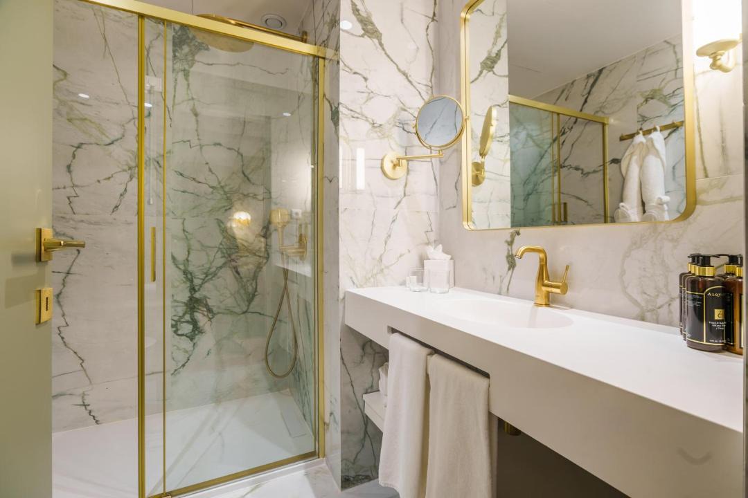 Photo of Bathroom in Baixa