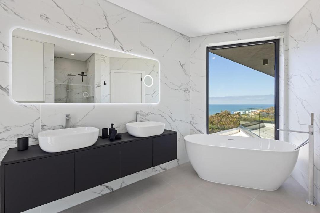 Photo of Bathroom in Atalaia
