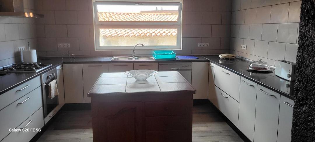 Photo of Kitchen in Santa Cruz da Graciosa