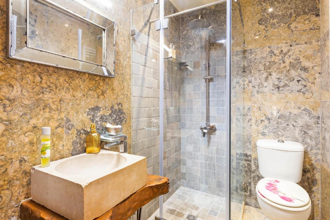 Photo of Bathroom in Mendiga