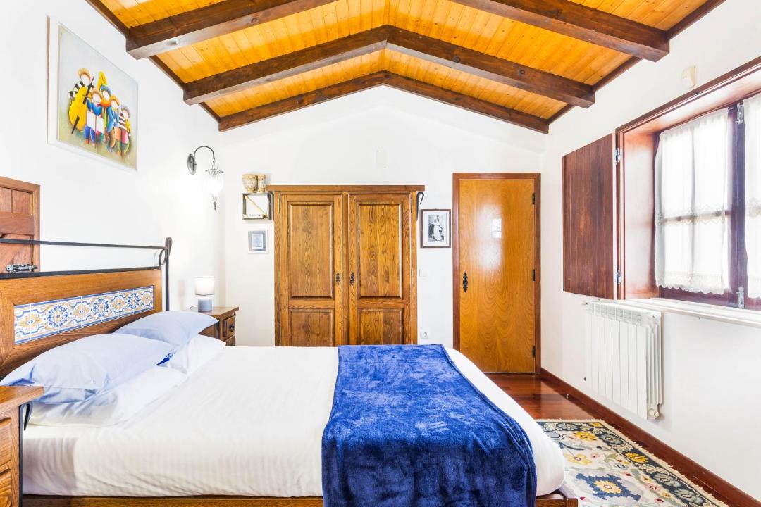 Photo of Bedroom in Mendiga