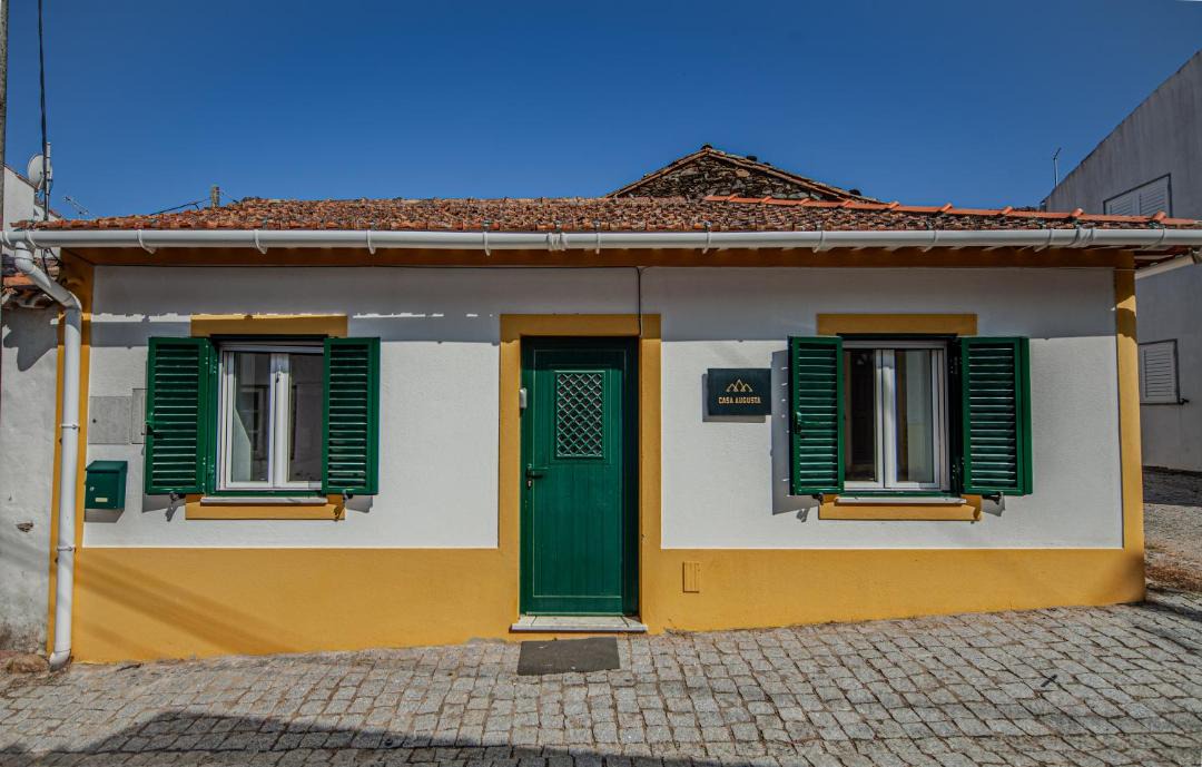 Photo of Buildings in Sarzedas