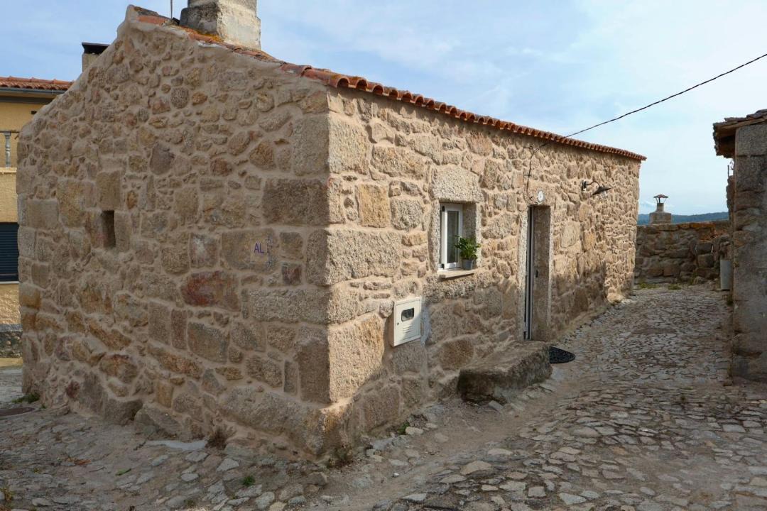 Photo of Others in Almeida