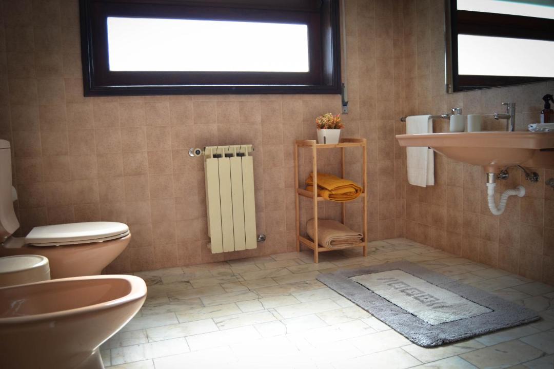 Photo of Bathroom in Mafamude