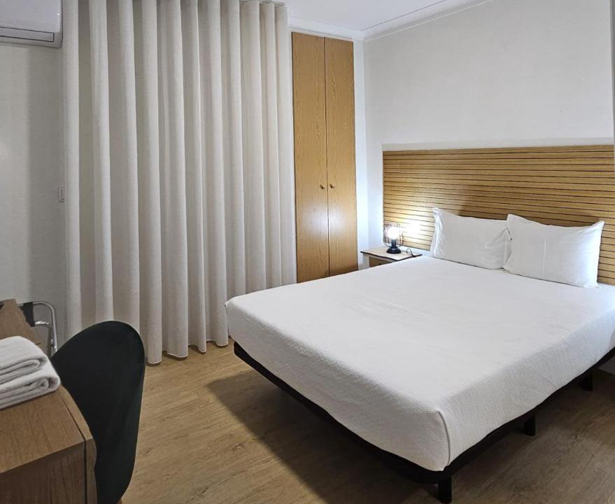 Photo of Bedroom in Serta