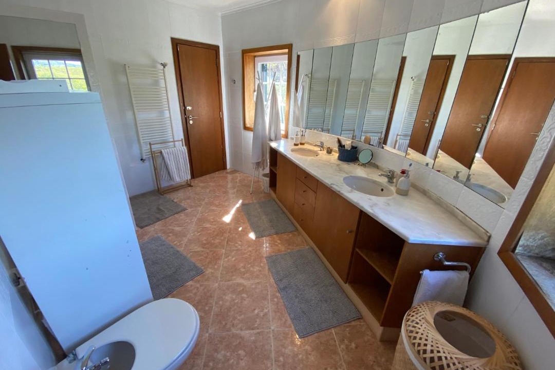 Photo of Bathroom in Charneca