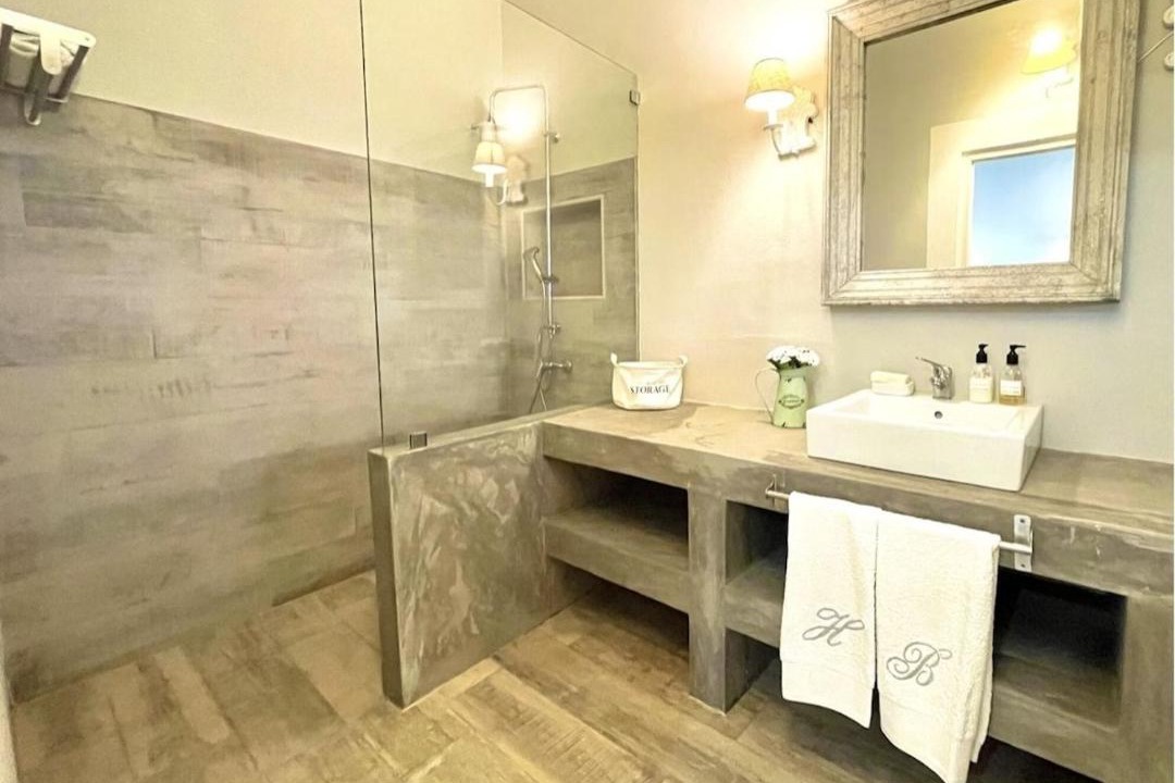 Photo of Bathroom in Aljustrel