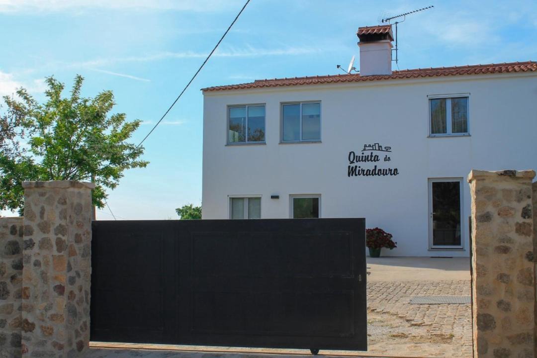Photo of Others in Reveladas