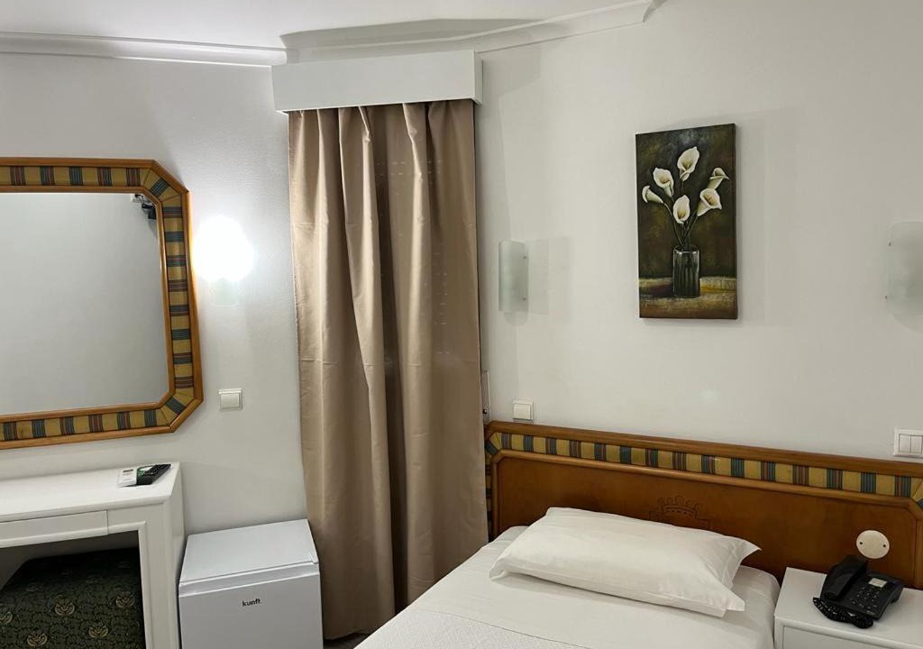 Photo of Bedroom in Costa de Caparica