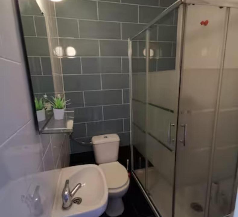 Photo of Bathroom in Peniche