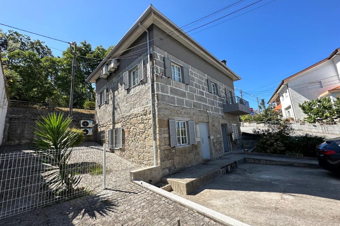 Photo of Buildings in Gualtar