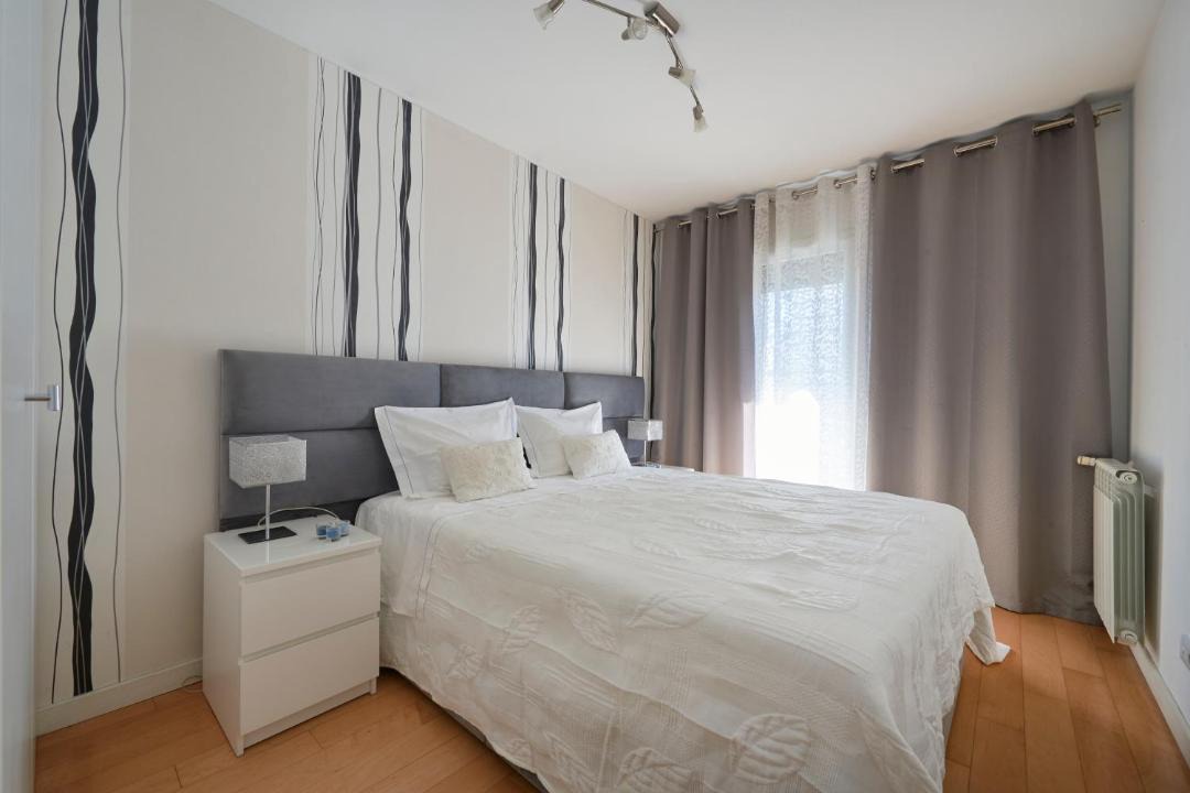 Photo of Bedroom in Parque das Nacoes