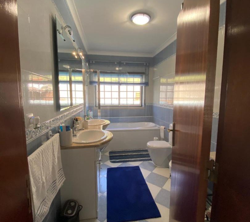 Photo of Bathroom in Alcobaca