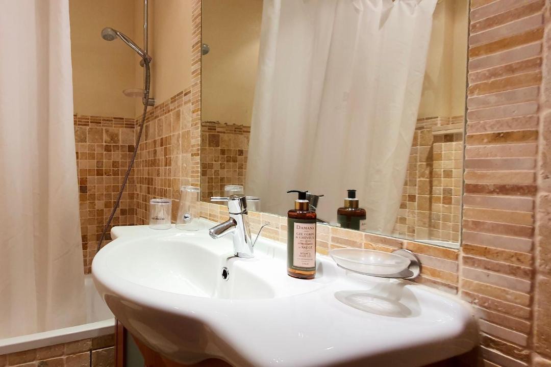 Photo of Bathroom in Mexilhoeira da Carregacao