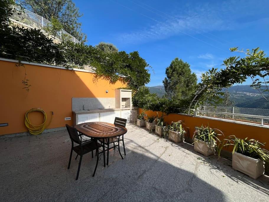 Photo of Patio Balcony in Vinho