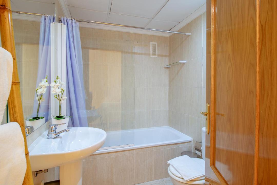 Photo of Bathroom in Quarteira