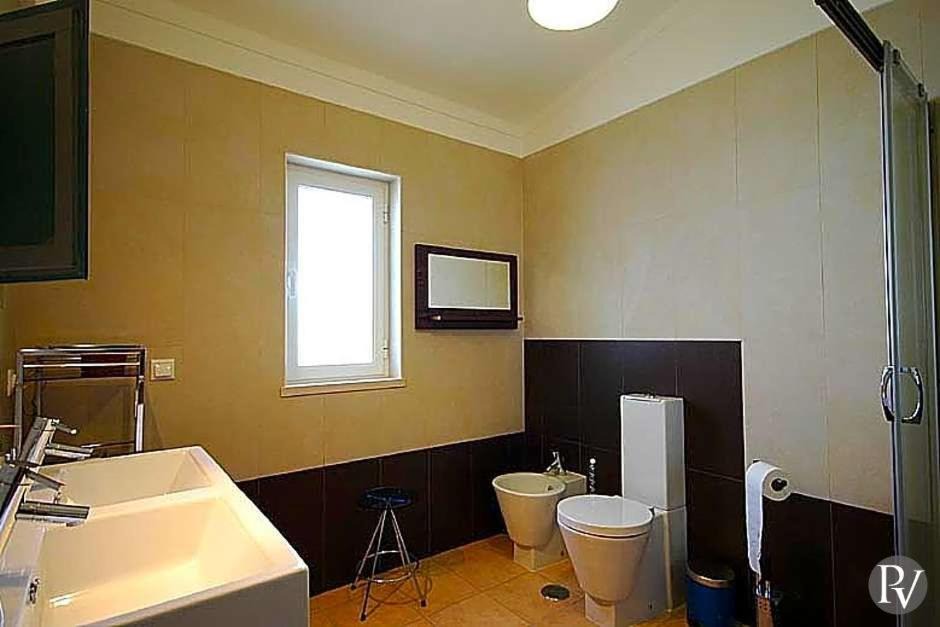 Photo of Bathroom in Guia
