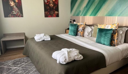 BeOne Suite - 1 Double Bed + Sofa