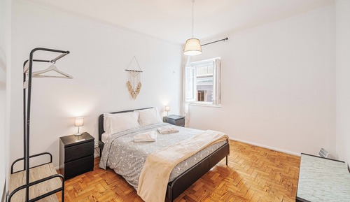 Basic Double Room with Shared Bathroom